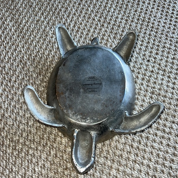 Tommy Bahama Silver Turtle Jewelry Watch Holder - Picture 4 of 4